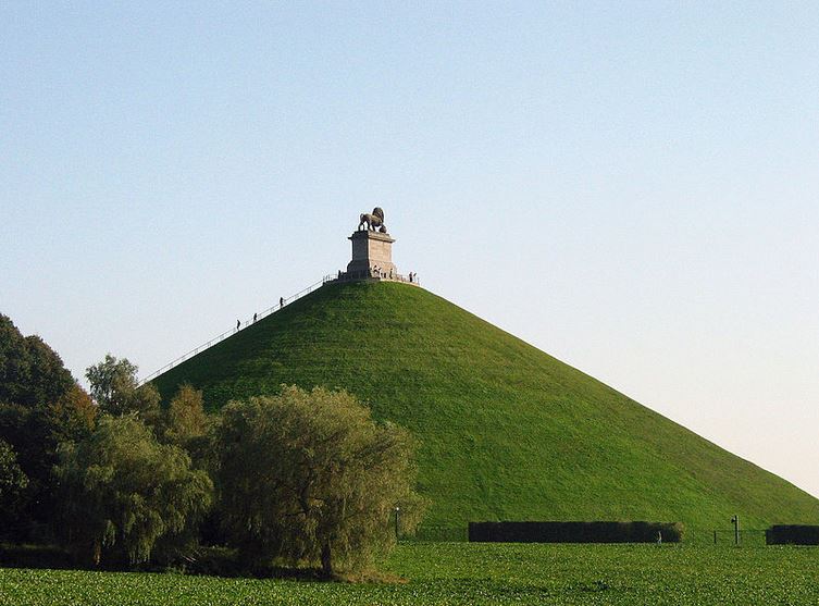 Lion's Mound - Wikipedia